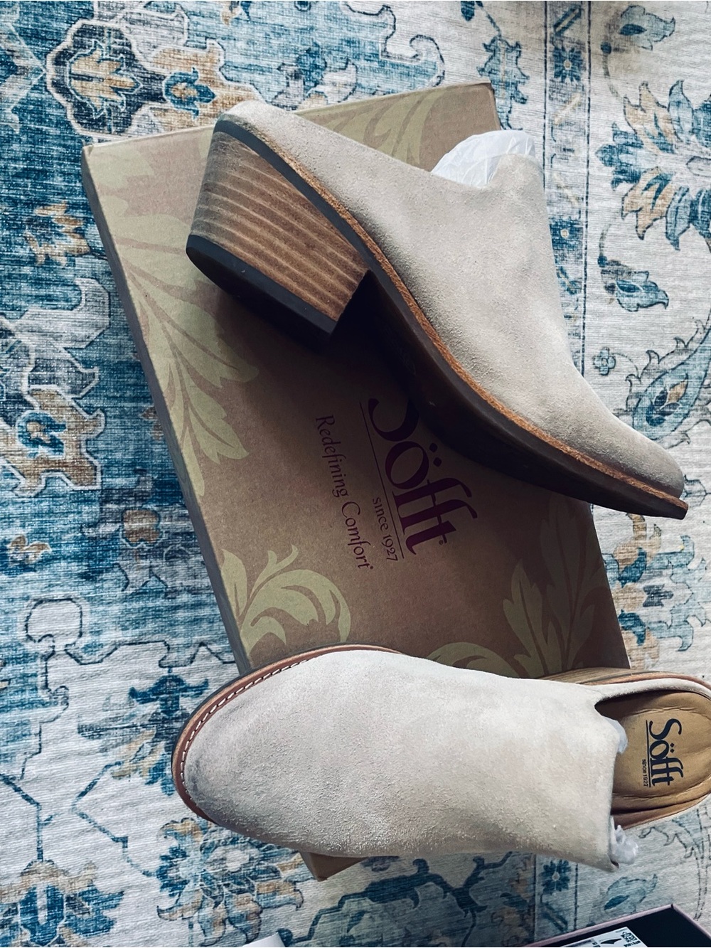 Sofft Womens Suede Slip-On Mules in Light Taupe